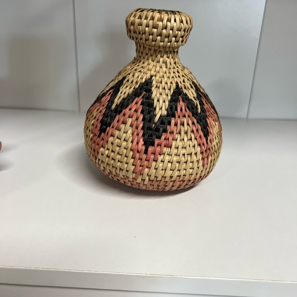 Vintage Zulu herb basket/container with lid - Picture 8 of 8